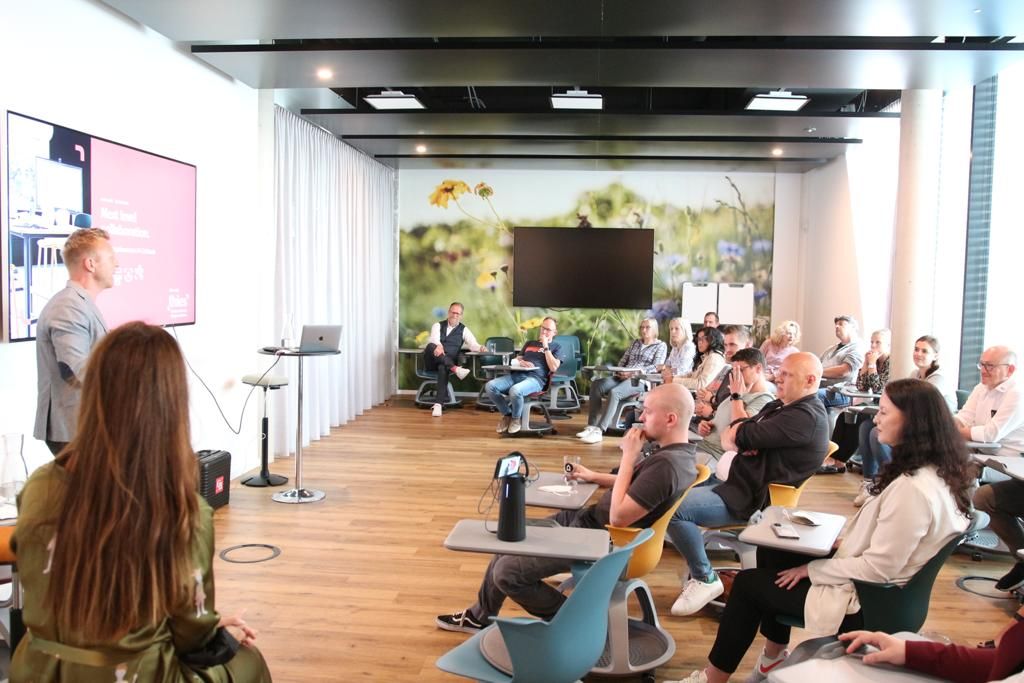 Flexible Schulungssituation - unterstützt den schnellen und einfachen Wechsel zwischen Vorlesung und Gruppenarbeit