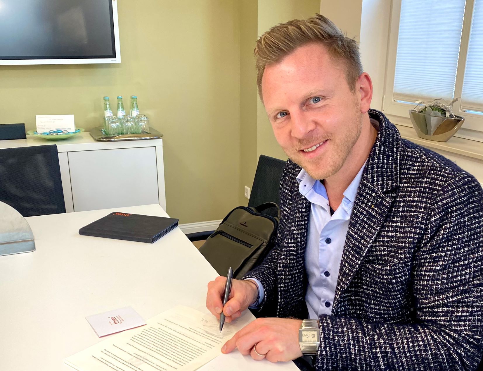 Sebastian Thies - Geschäftsführer & Projektvertrieb