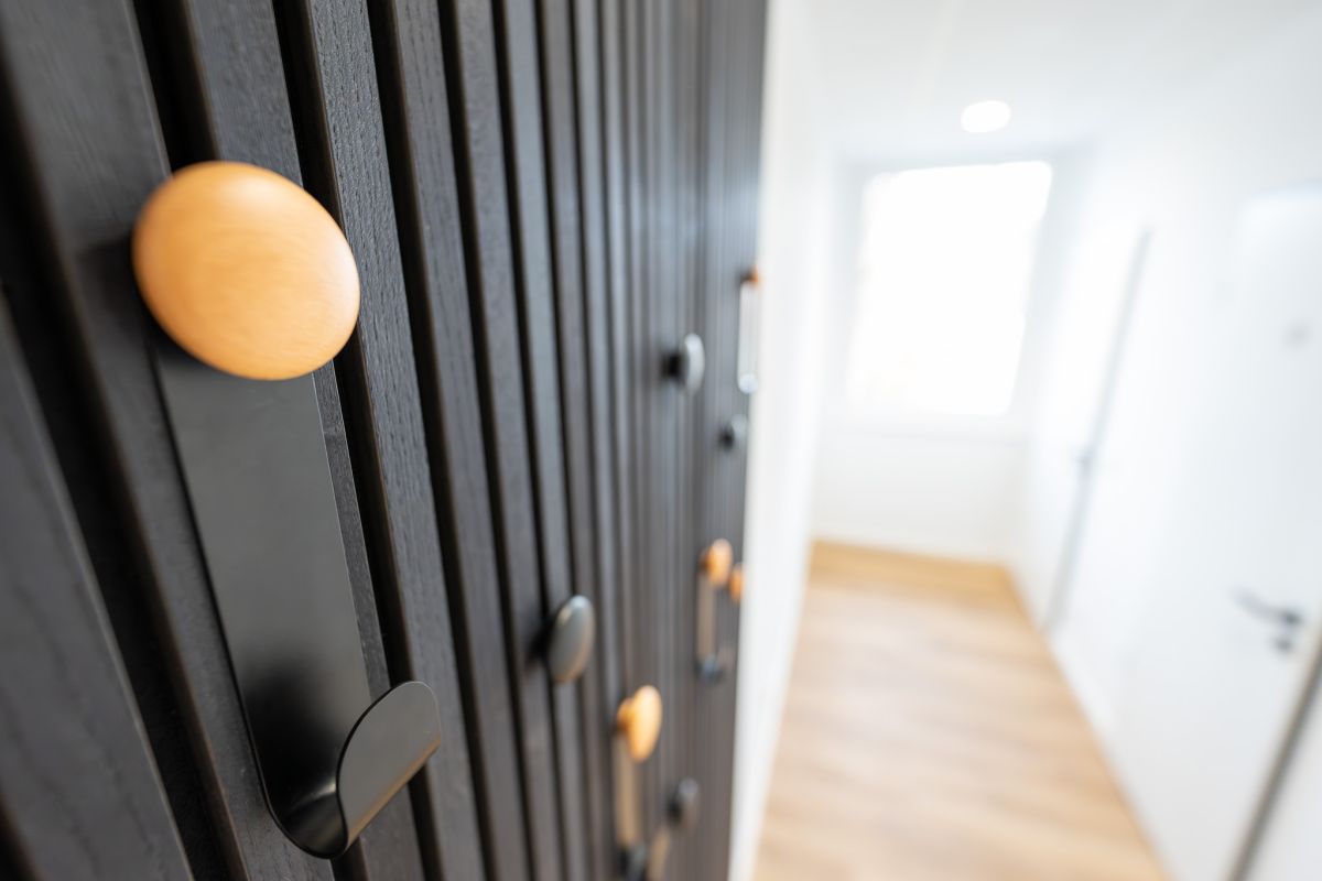 Die moderne Garderobe bietet nicht nur Platz für Jacken und Mäntel, sie ermöglicht auch eine optimale Raumakustik