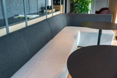 Ein zentraler Treffpunkt, Meetingbereich - das neue Work Café