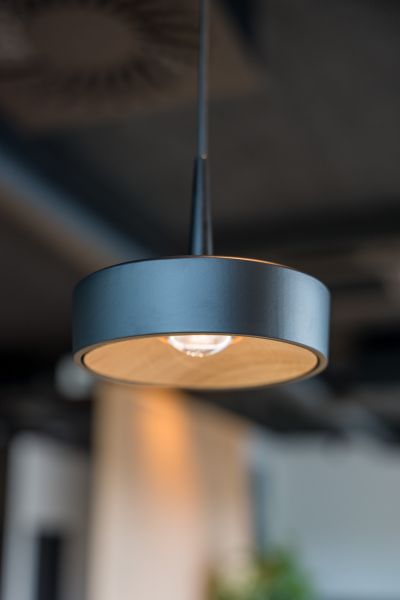 Moderne und ansprechende Arbeitsbereiche mit der richtigen Beleuchtung