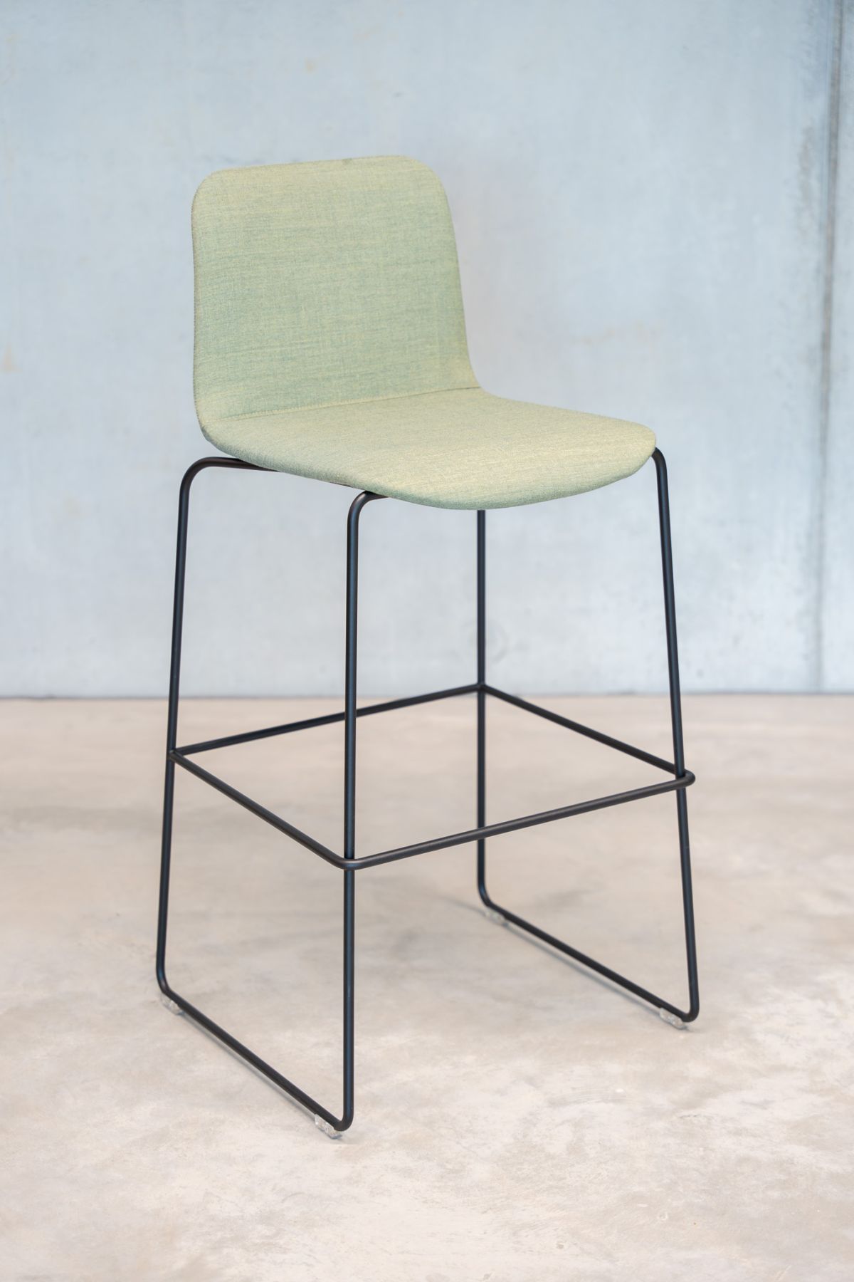 Barhocker ergänzen sowohl den Wohn- als auch den Objektbereich und schaffen Raum für eine lockere Kommunikation